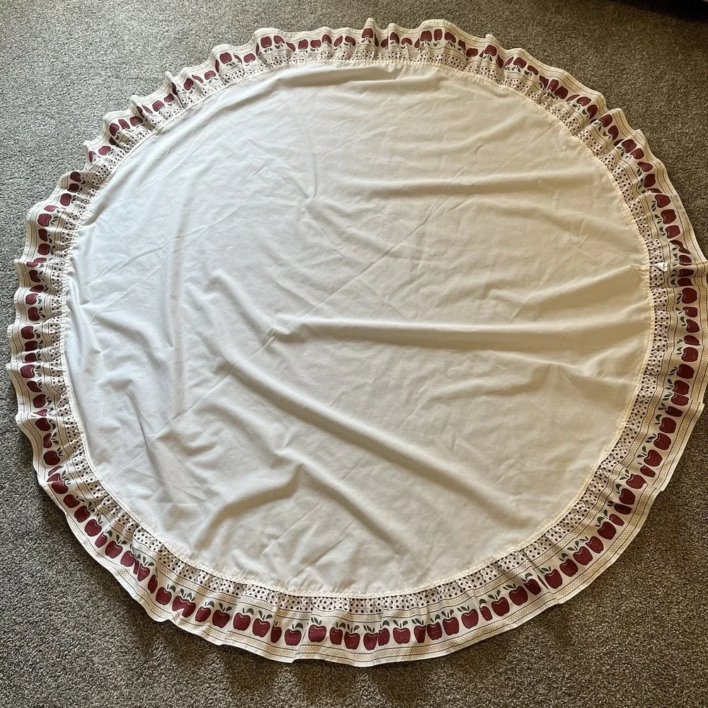 VTG Ruffled Round Tablecloth Country Apple Farmhouse Decor USA Made 68 Inches